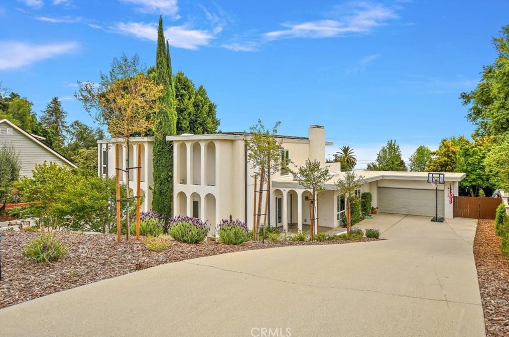 724 Kilbourne Dr, Upland, CA 91784