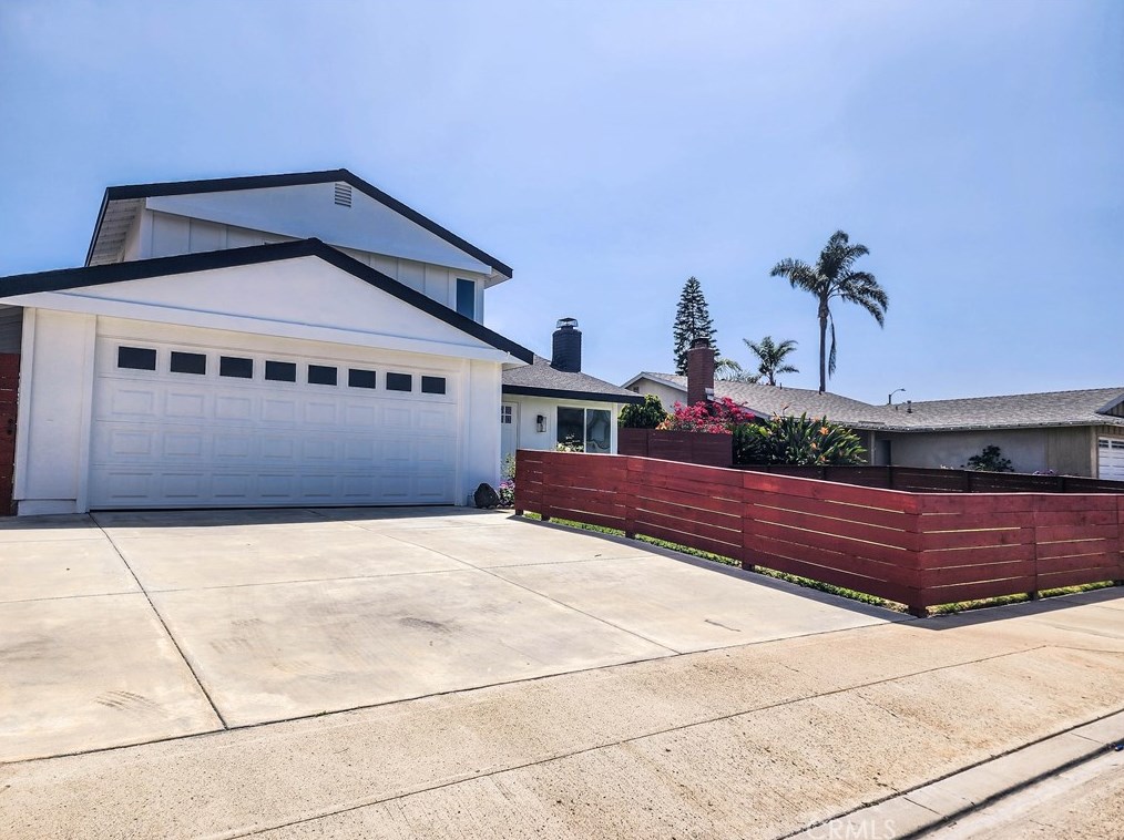 9312 Westcliff Dr, Huntington Beach, CA 92646