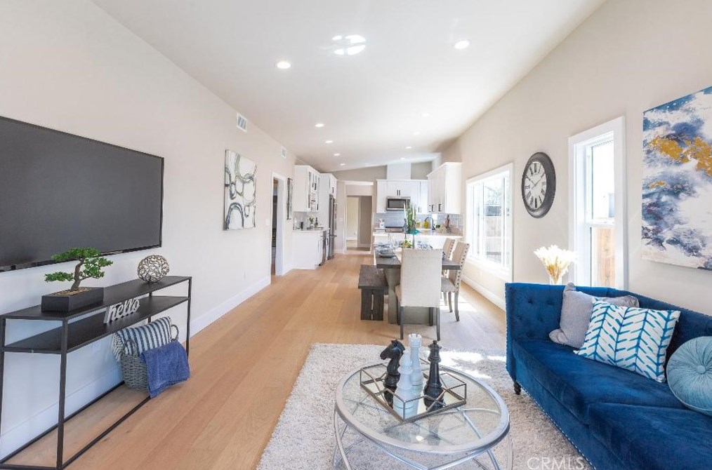 2944 Norton Ave, Los Angeles CA  90018-2850 exterior