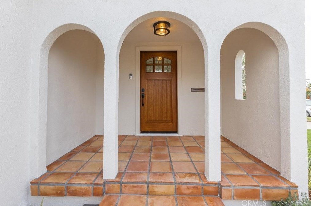 2944 Norton Ave, Los Angeles CA  90018-2850 exterior