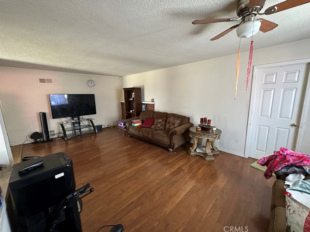 1759 Garland St, Pomona, CA 91766-5106
