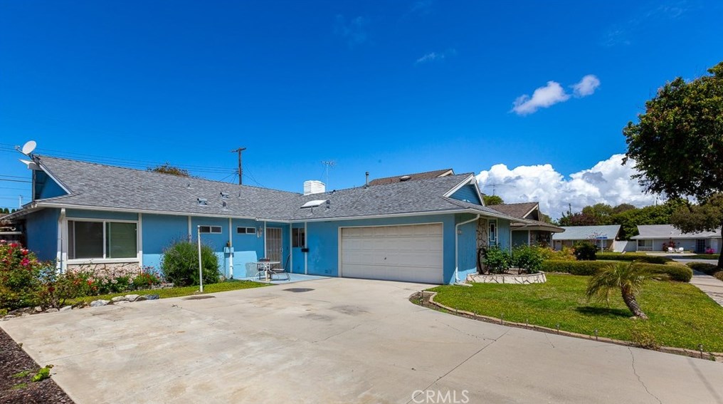 16111 Birdie Ln, Huntington Beach, CA 92649-1707