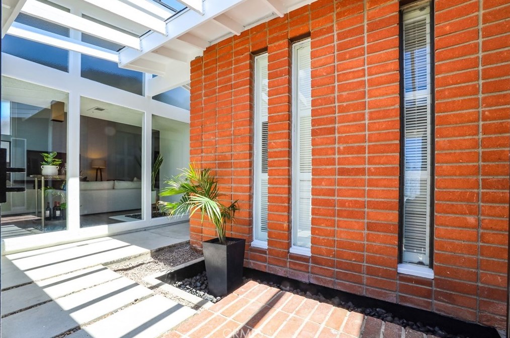 12282 Kensington Rd, Los Alamitos, CA 90720