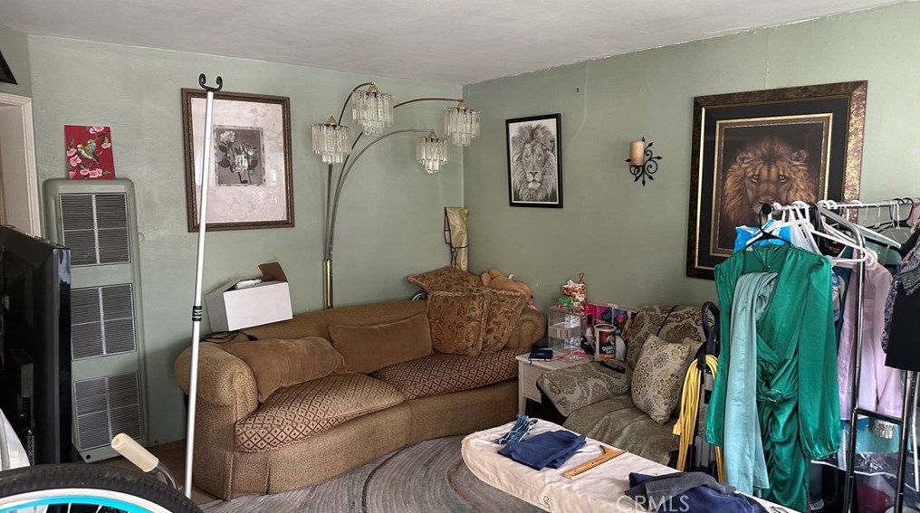 618 W 6th St, Long Beach, CA 90802