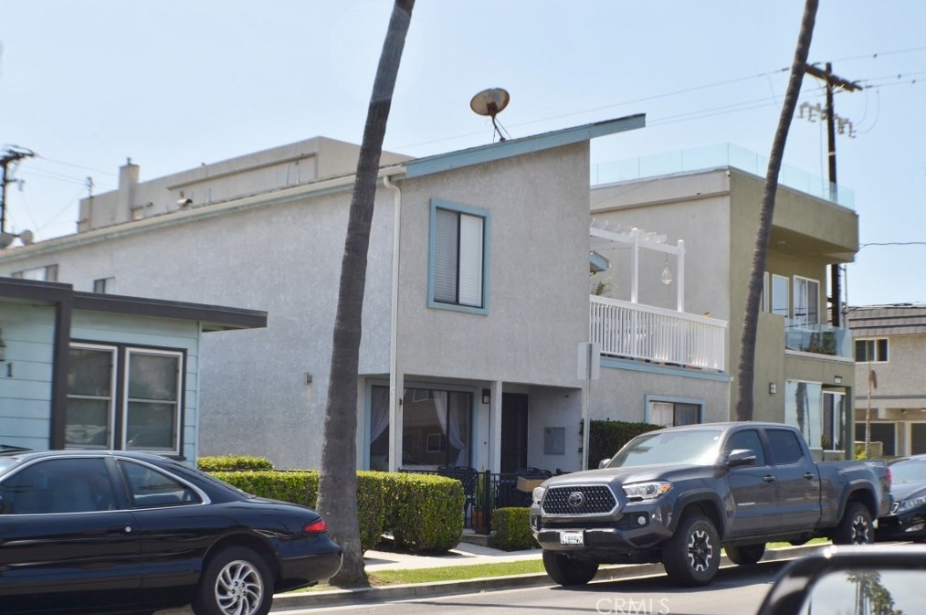 116 8th St, Seal Beach, CA 90740