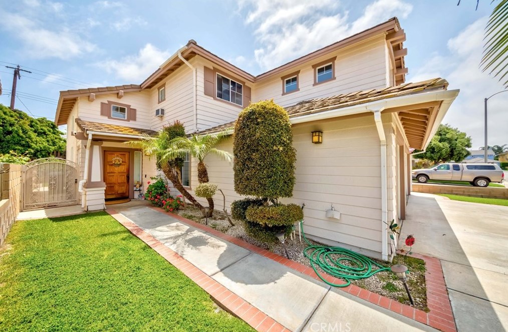 15292 Flintridge Ln, Huntington Beach, CA 92647-2747
