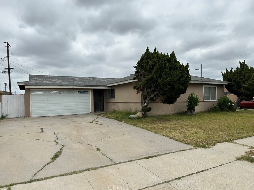 8821 Bishop Ave, Westminster, CA 92683-6858