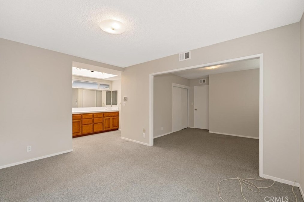 9432 Tiki Cir, Huntington Beach CA  92646-8349 exterior