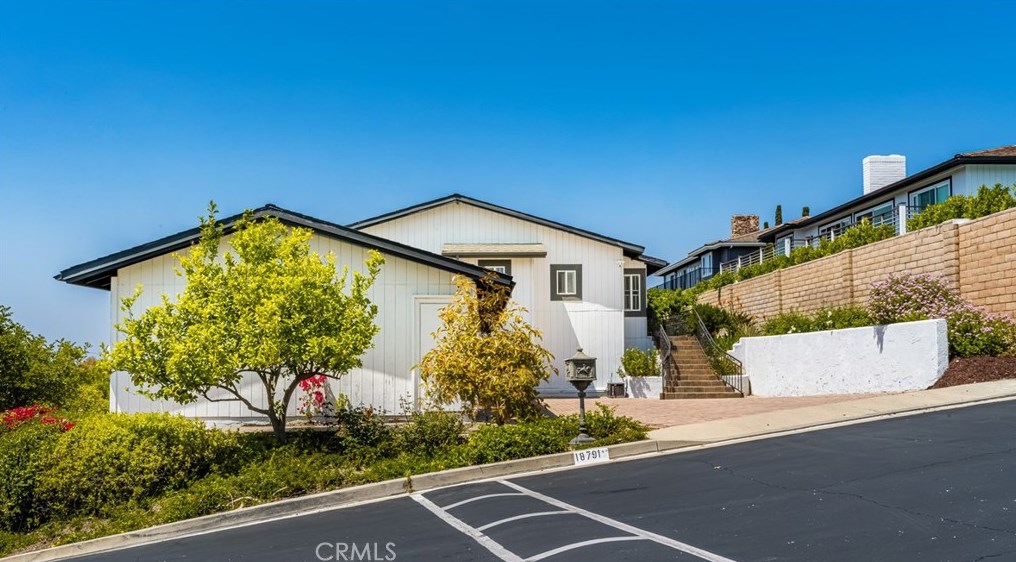 18791 Winnwood Ln, Santa Ana, CA 92705