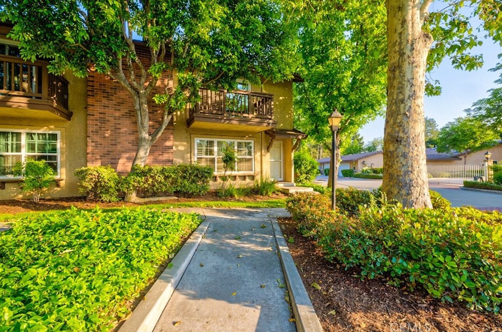 970 S Glendora Ave, Glendora, CA 91740