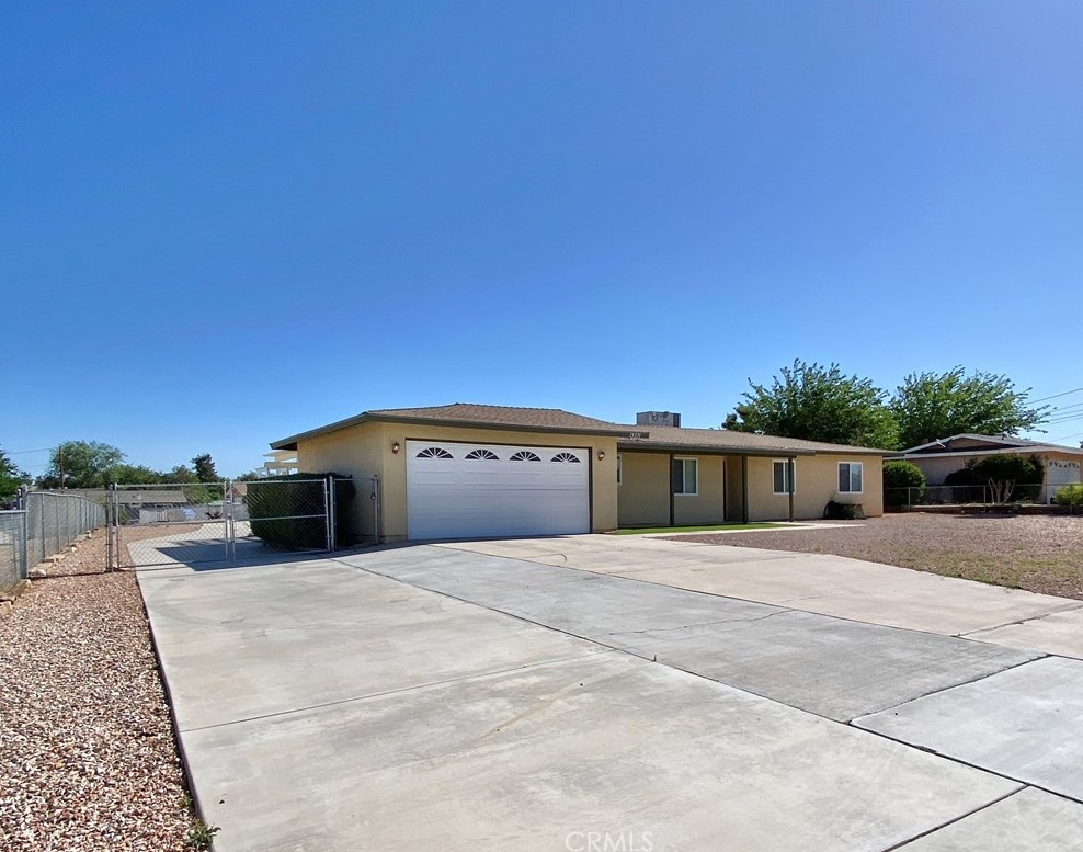 15371 Hercules St, Hesperia, CA 92345-2851