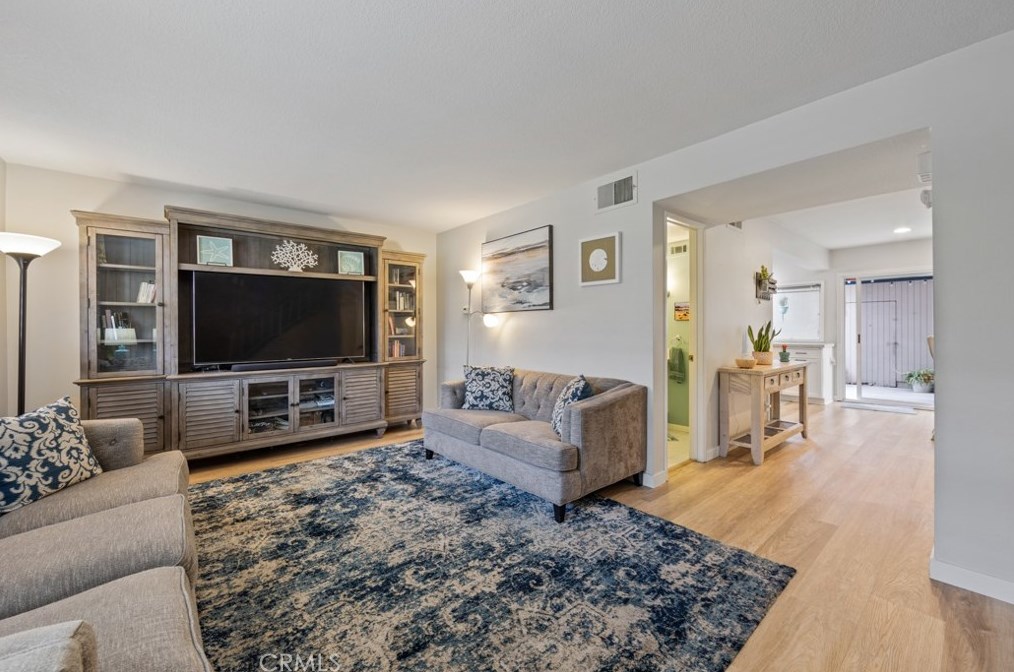 4395 Larwin Ave, Cypress, CA 90630