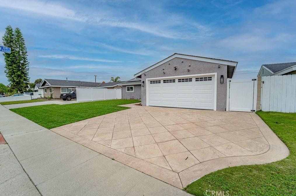 6585 Yosemite Dr, Buena Park, CA 90620