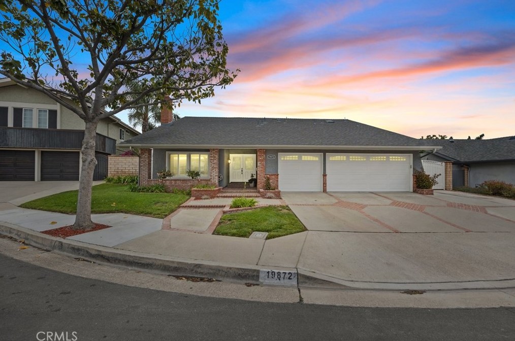19872 Riverview Dr, Yorba Linda, CA 92886-6044