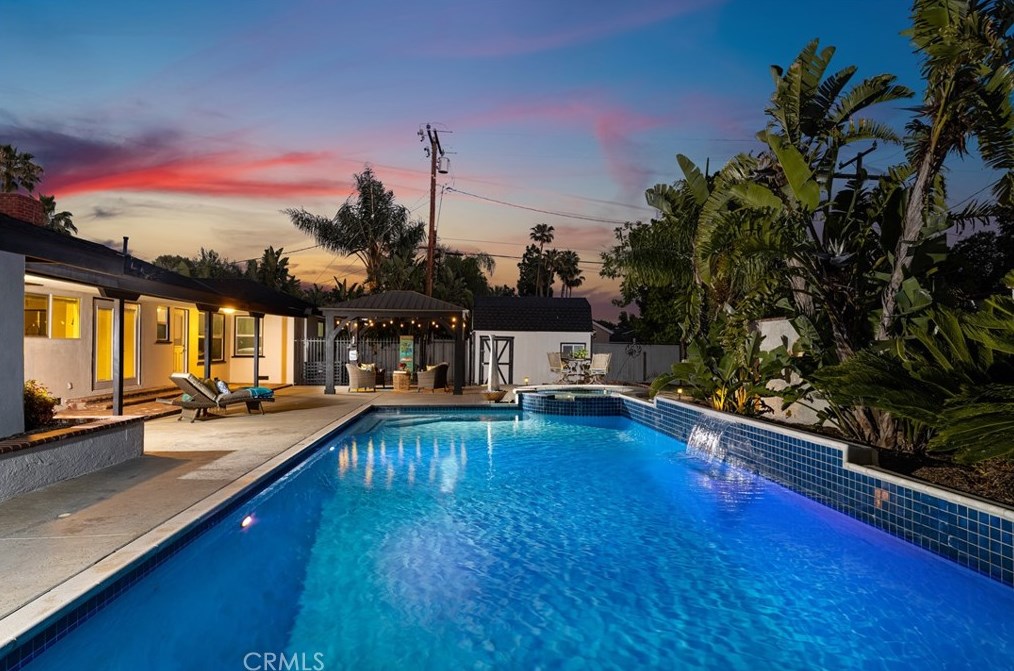 1372 Skyline Dr, Santa Ana, CA 92705