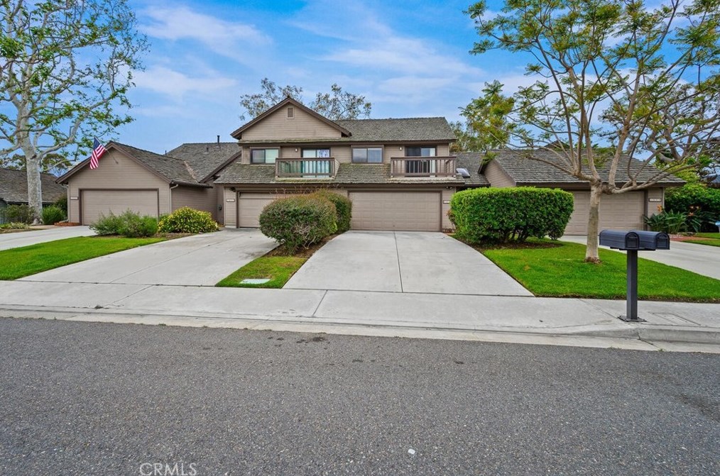 1097 Sea Bluff Dr, Costa Mesa, CA 92627