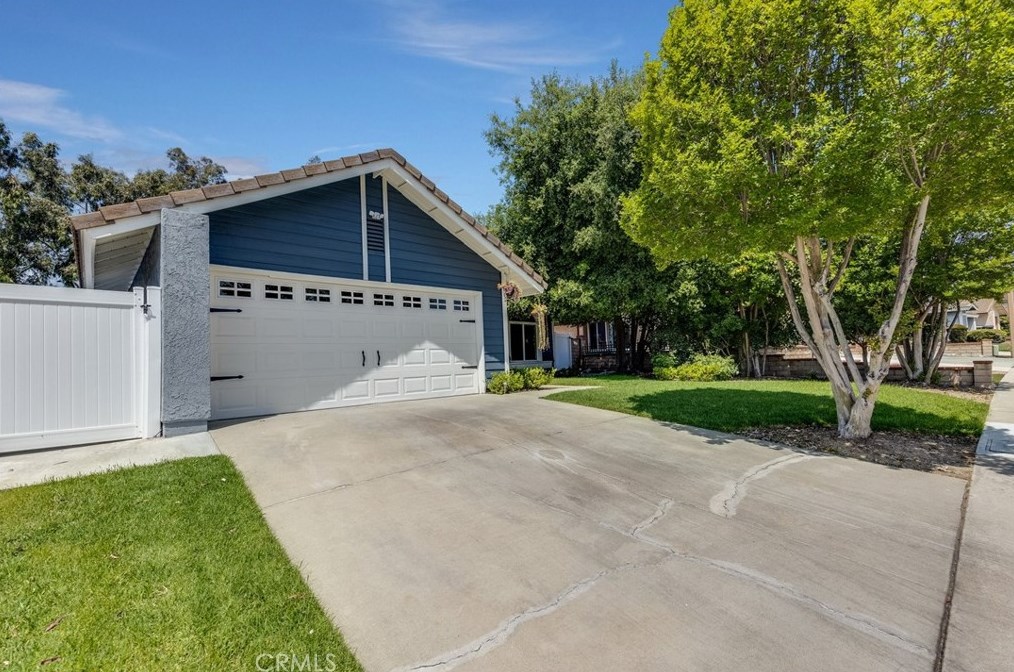 33 Country Wood Dr, Pomona, CA 91766-4819