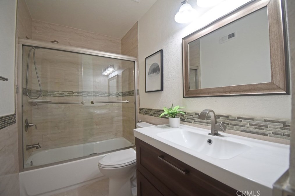 2142 W York Cir, Anaheim, CA 92804