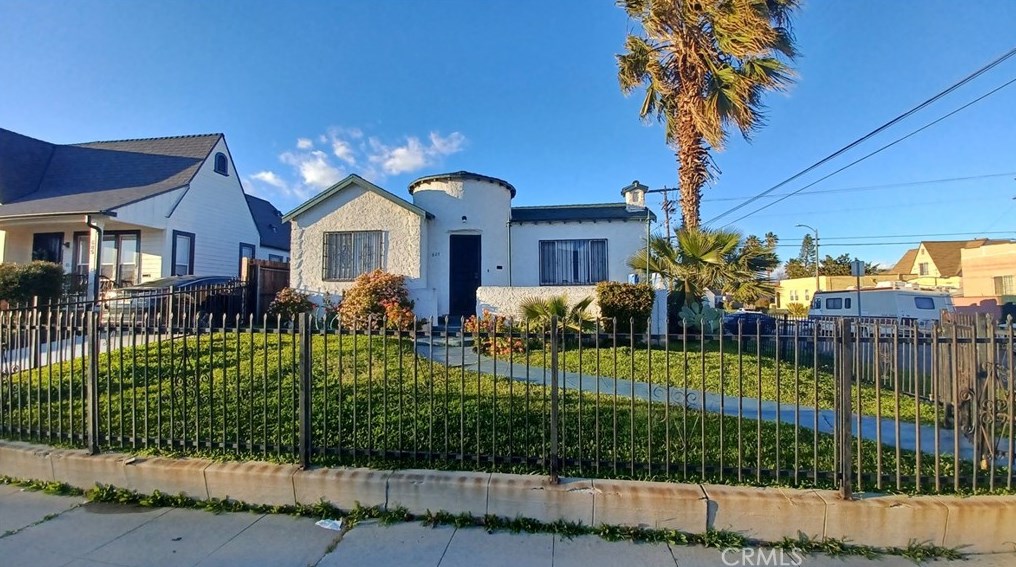 601 103rd St, Los Angeles, CA 90002-3214