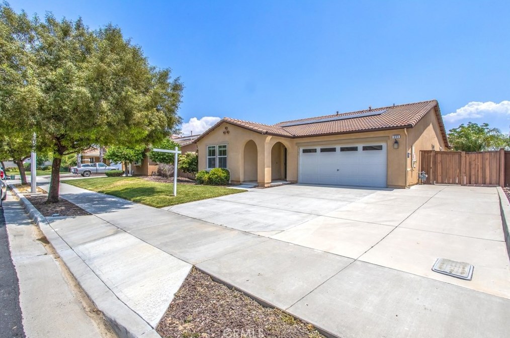 695 Bailey Ln, San Jacinto, CA 92582