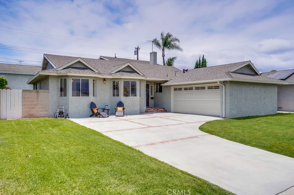 11671 New Zealand St, Cypress, CA 90630