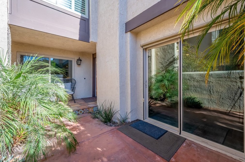 8305 Milano Dr, Huntington Beach, CA 92646-3135