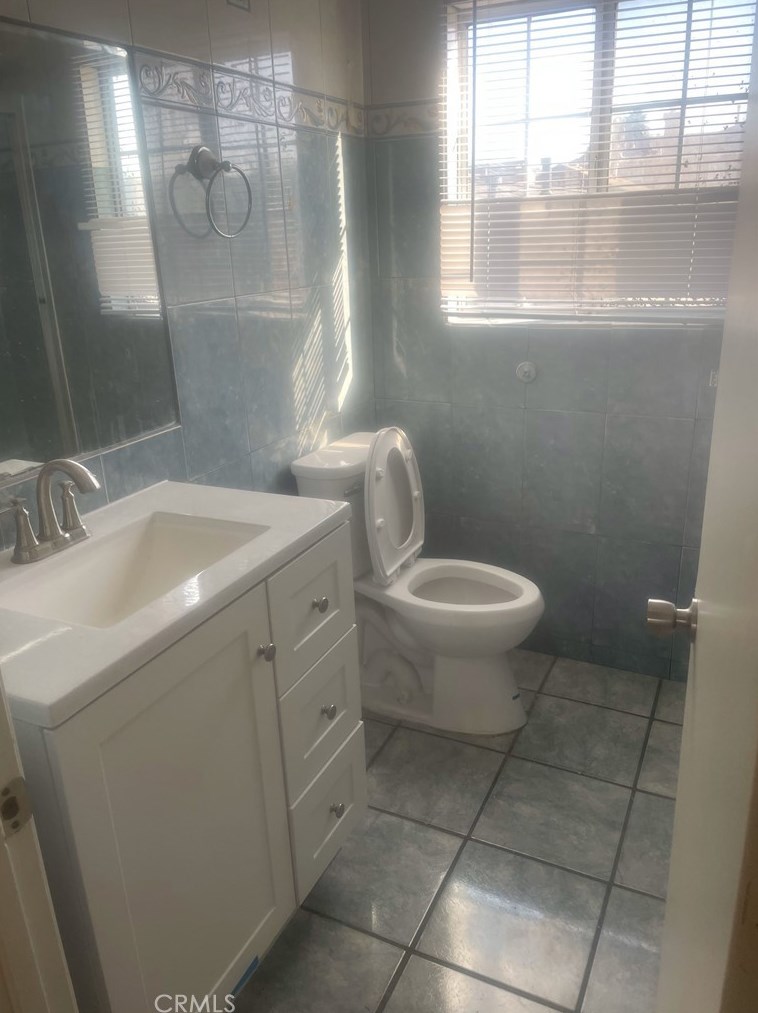 1847 Abbottson St, Long Beach CA  90746-2901 exterior