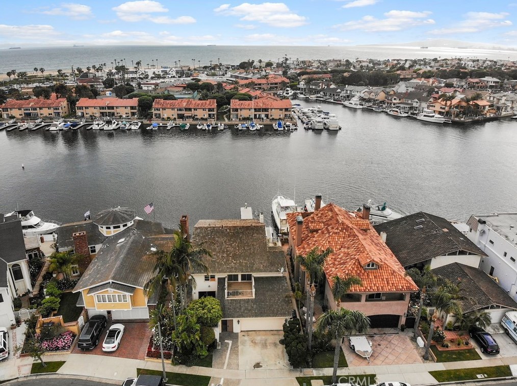 17051 Bolero Ln, Huntington Beach, CA 92649-3031