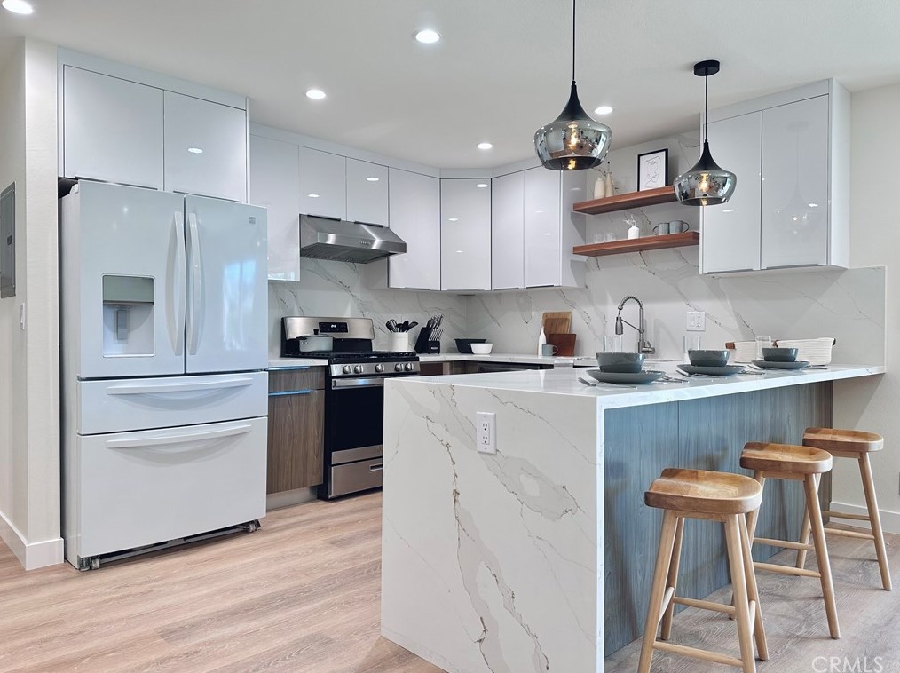 8892 Gleneagles Cir, Westminster CA  92683-6829 exterior