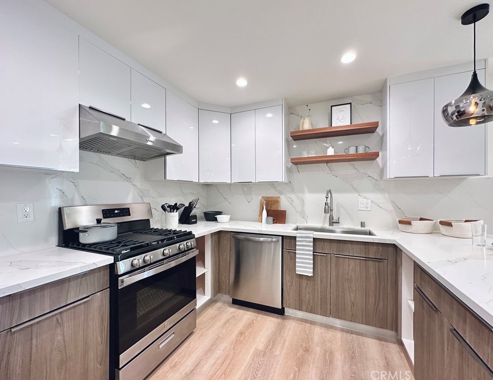 8892 Gleneagles Cir, Westminster CA  92683-6829 exterior