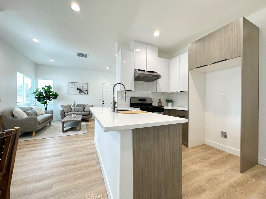 8892 Gleneagles Cir, Westminster CA  92683-6829 exterior