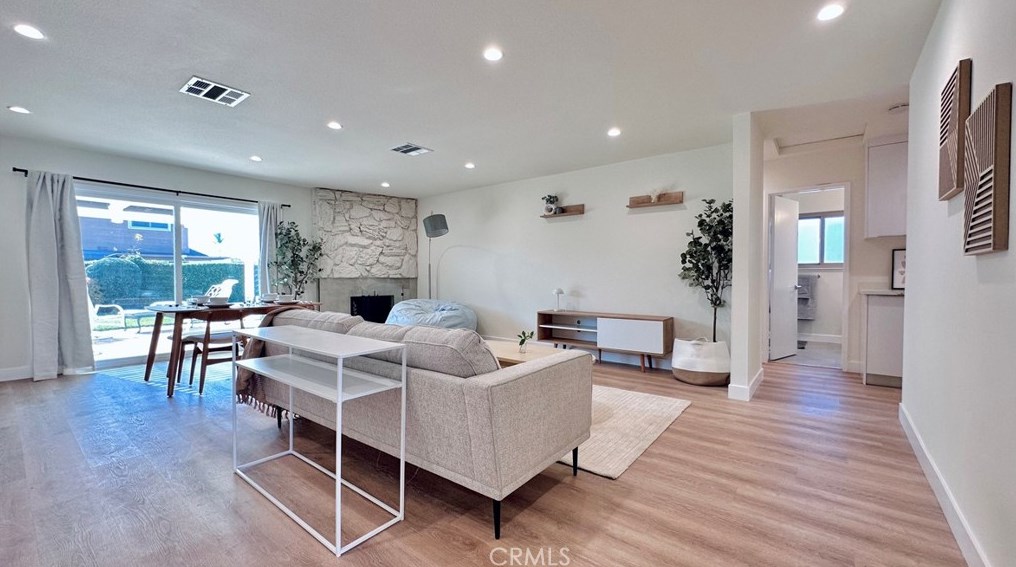 8892 Gleneagles Cir, Westminster CA  92683-6829 exterior