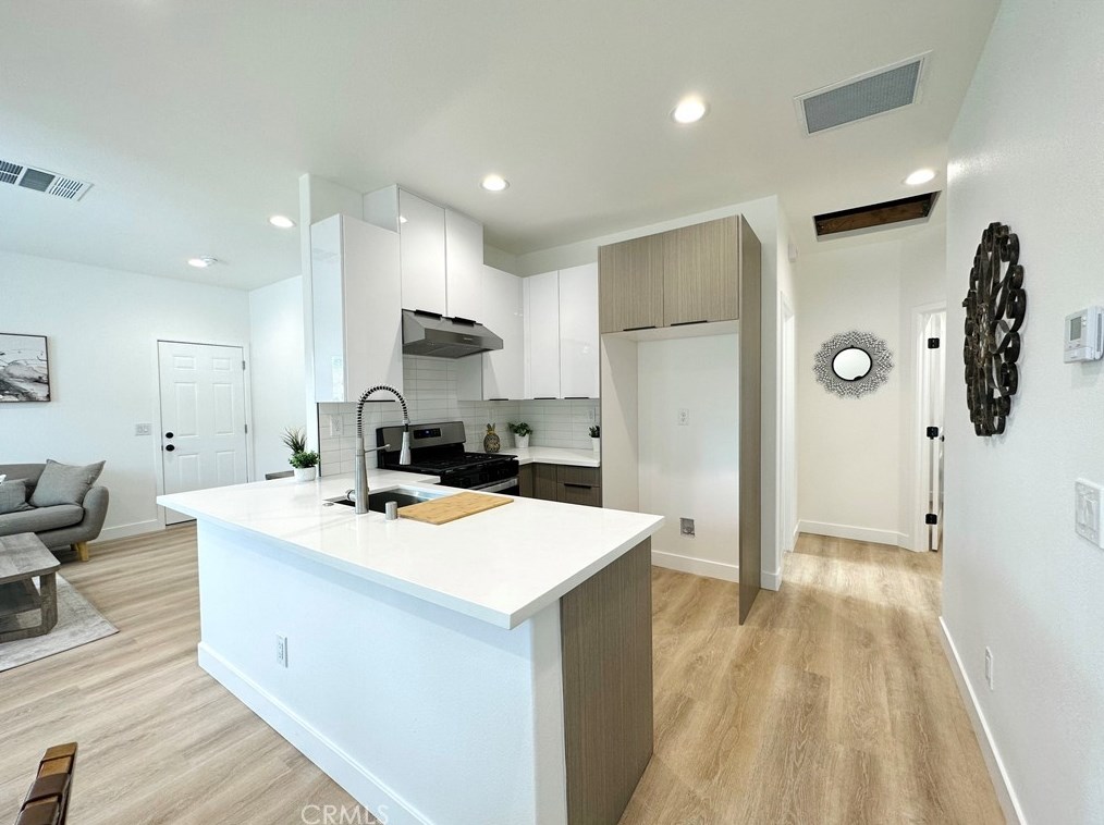 8892 Gleneagles Cir, Westminster CA  92683-6829 exterior