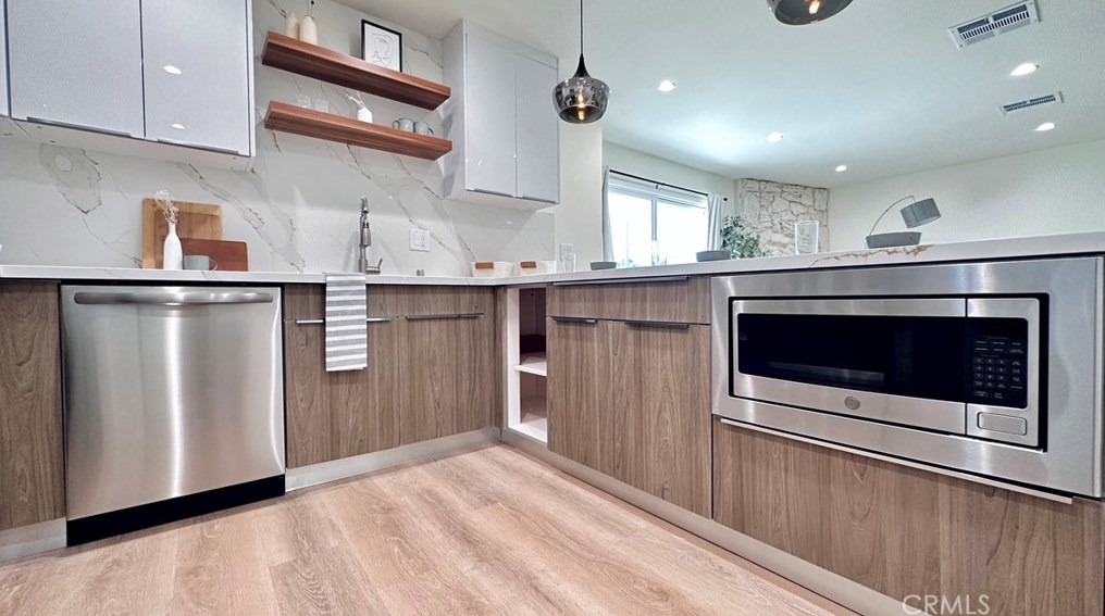 8892 Gleneagles Cir, Westminster CA  92683-6829 exterior