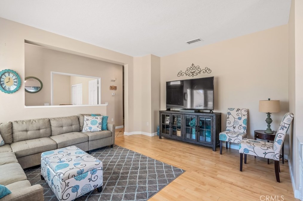 11690 Oak St, Apple Valley CA  92308-4959 exterior