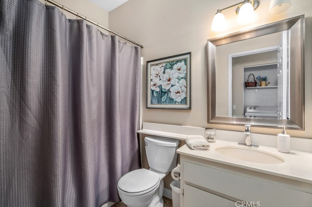 11690 Oak St, Apple Valley CA  92308-4959 exterior