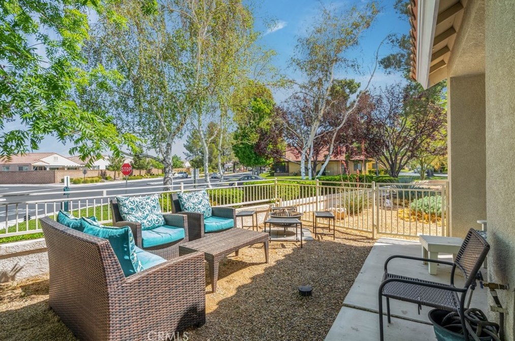 11690 Oak St, Apple Valley CA  92308-4959 exterior