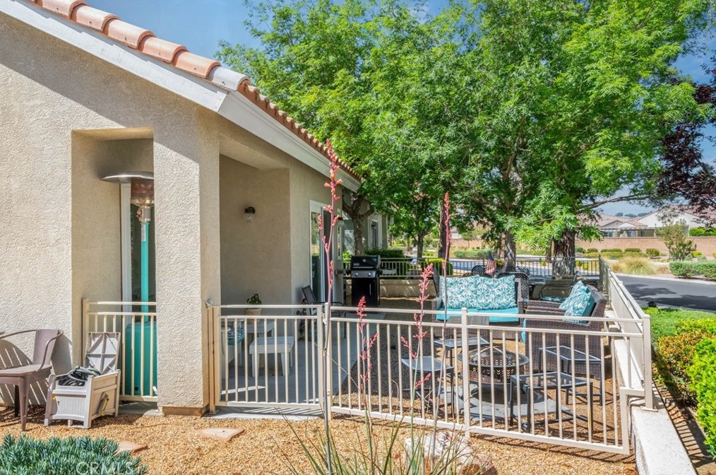 11690 Oak St, Apple Valley CA  92308-4959 exterior