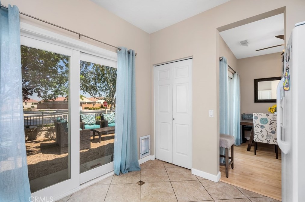 11690 Oak St, Apple Valley CA  92308-4959 exterior