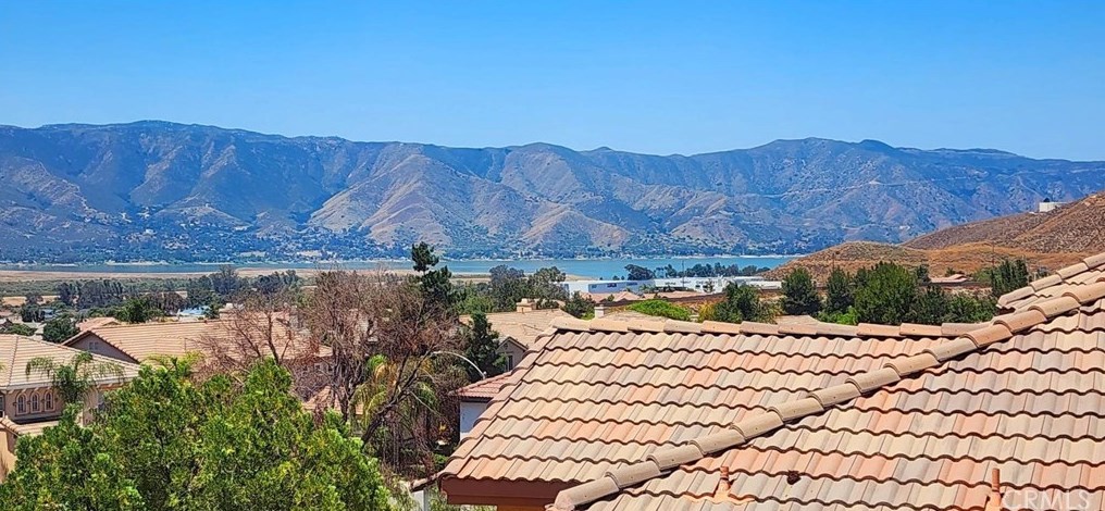 31564 Stoney Creek Dr, Lake Elsinore, CA 92532