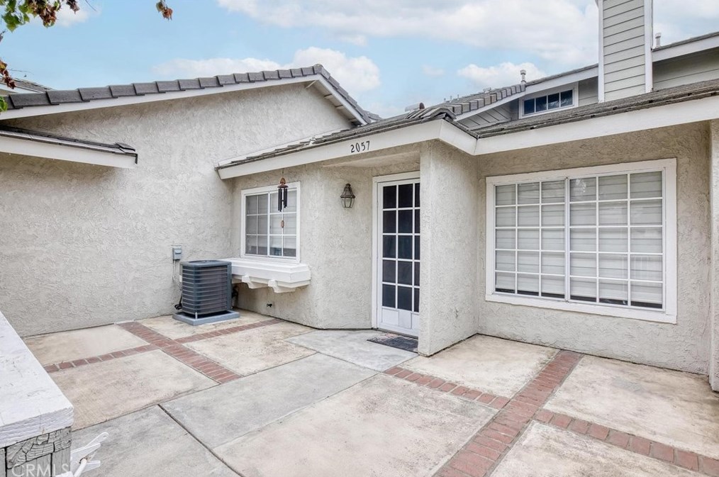 2057 Hartford Pl, Anaheim, CA 92801-5369