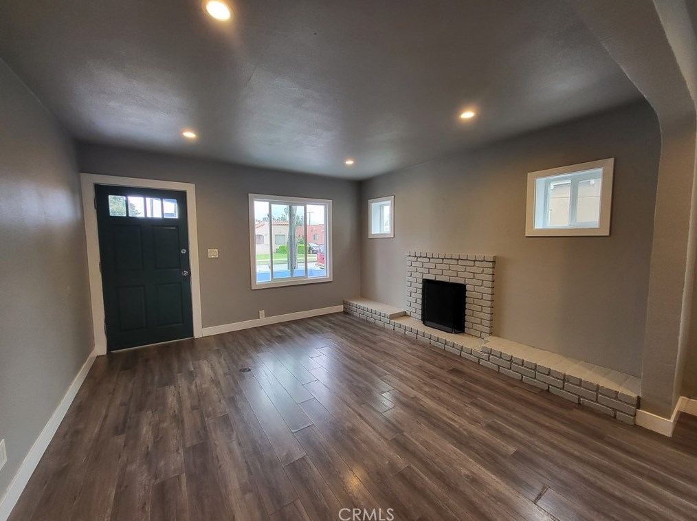 5847 5th Ave, Los Angeles, CA 90043-3228