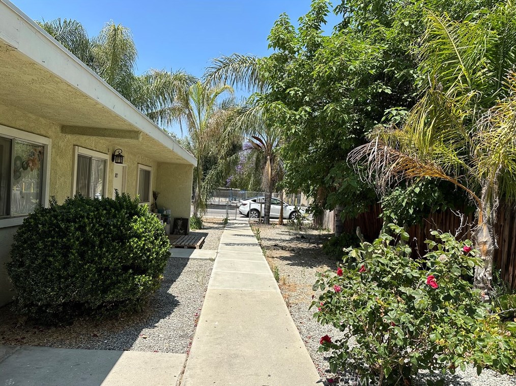 921 Devonshire Ave, Hemet, CA 92543-3052