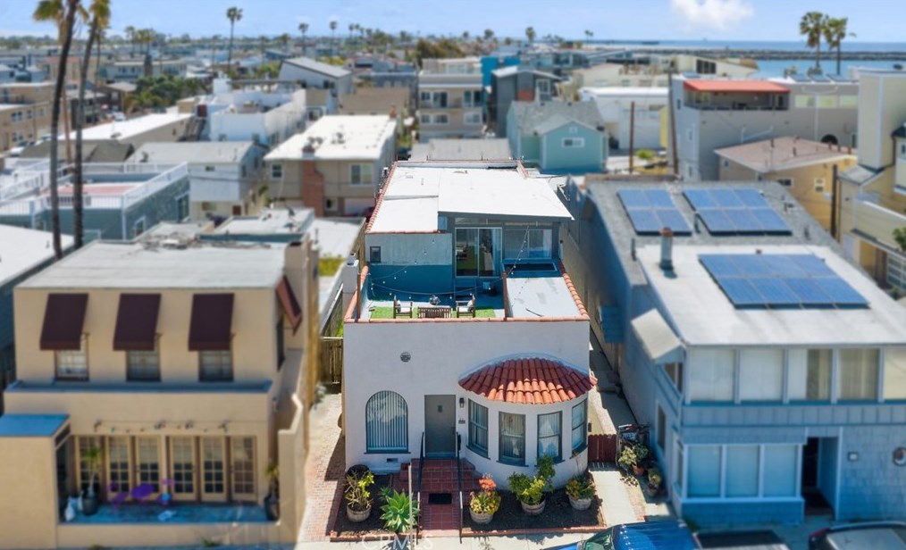 22 65th Pl, Long Beach, CA 90803