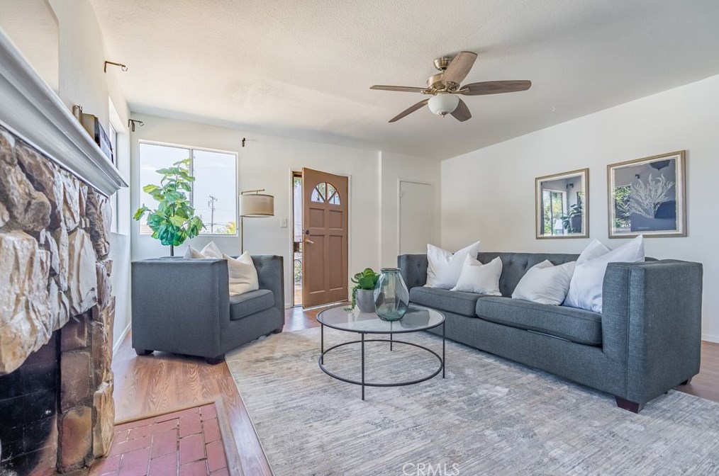 2375 Couts Ave, Los Angeles, CA 90040-1151