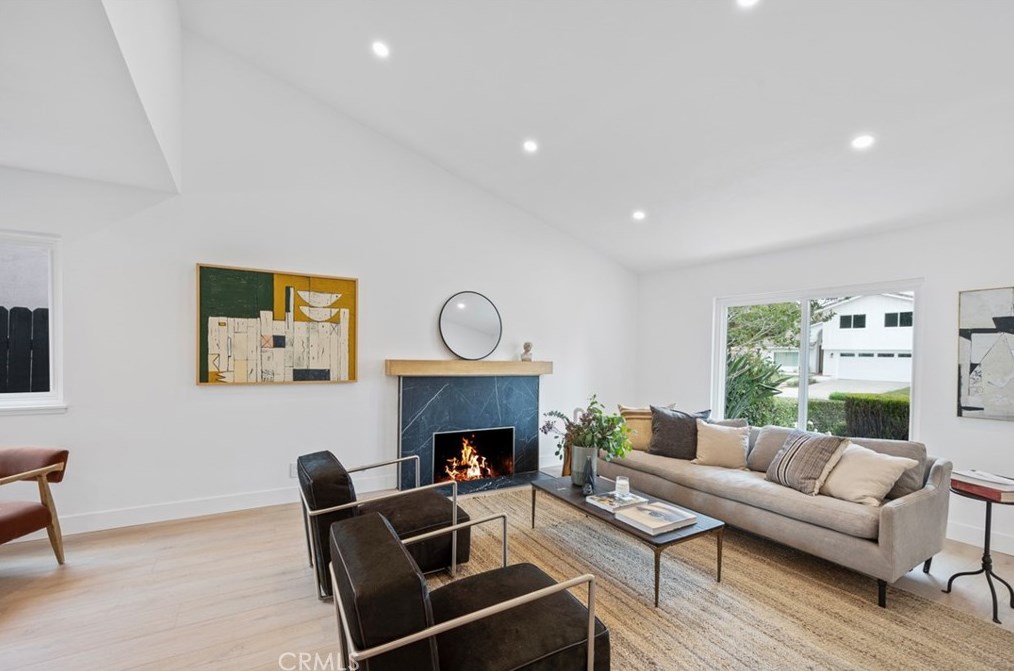 3253 Turlock Dr, Costa Mesa, CA 92626