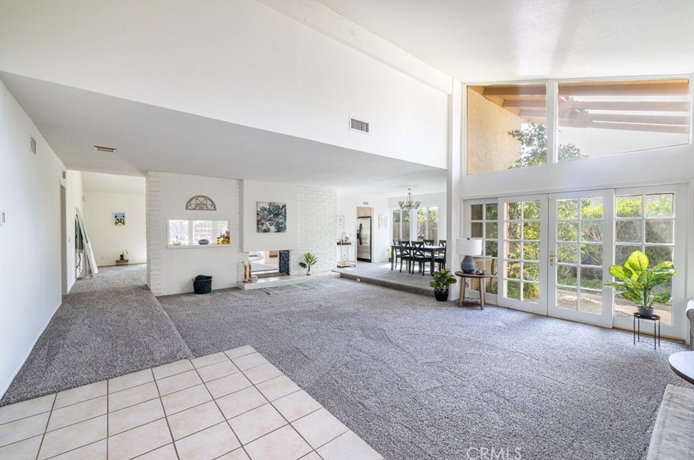 422 Bethany St, Thousand Oaks, CA 91360-2024