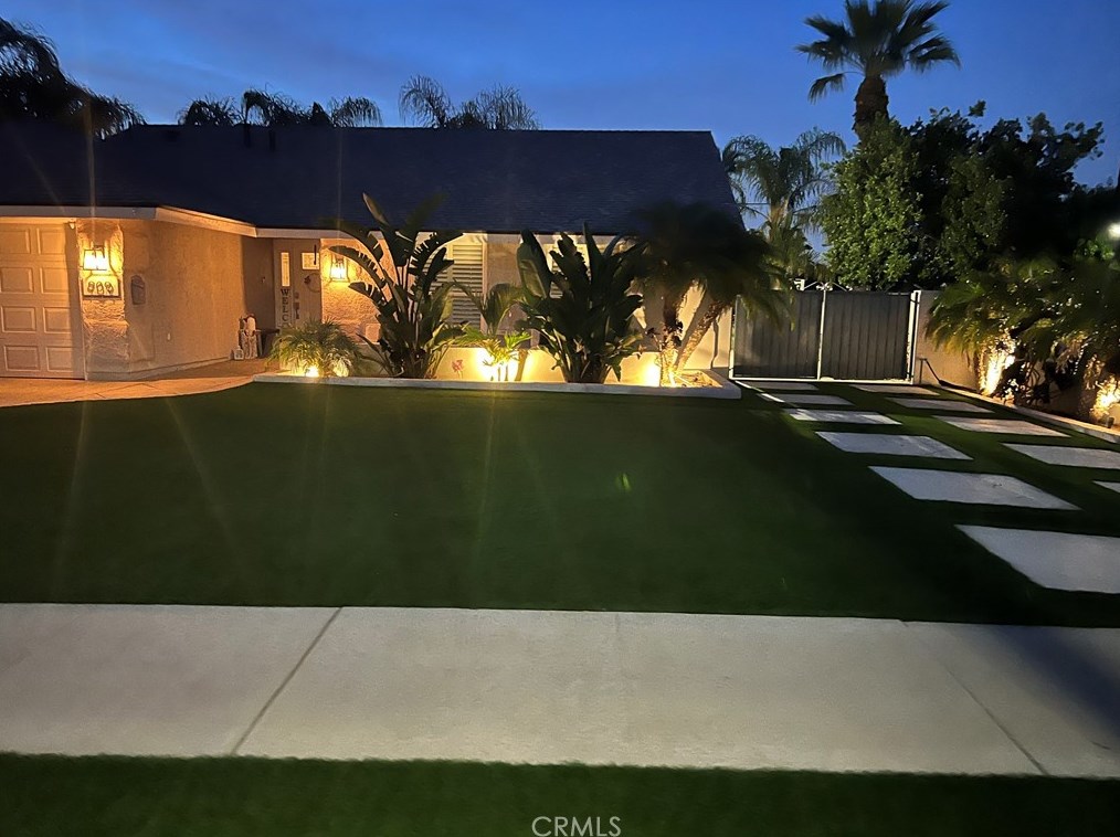 909 Hacienda Dr, Corona, CA 92882-4058