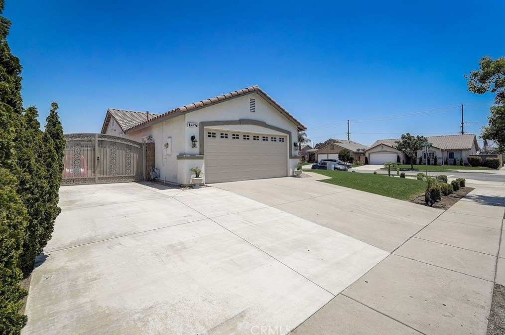 7257 Almeria Ave, Fontana, CA 92336