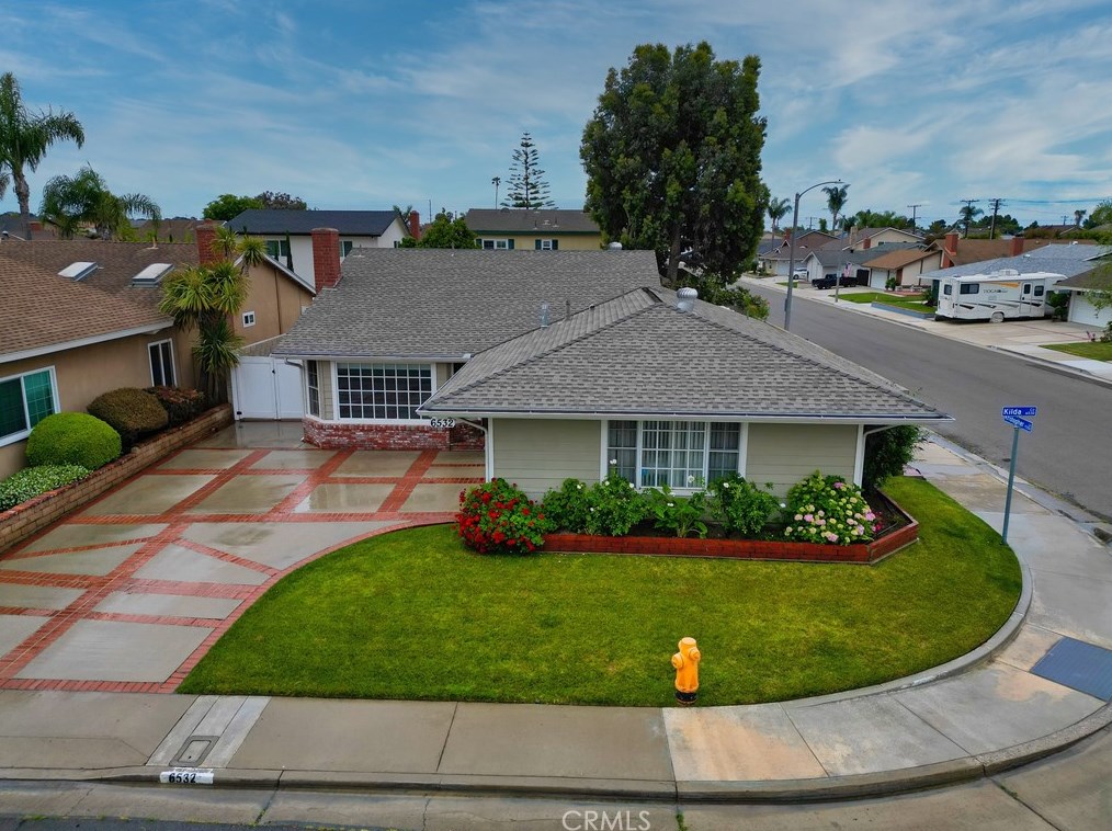 6532 Kilda Cir, Huntington Beach CA  92647-5625 exterior